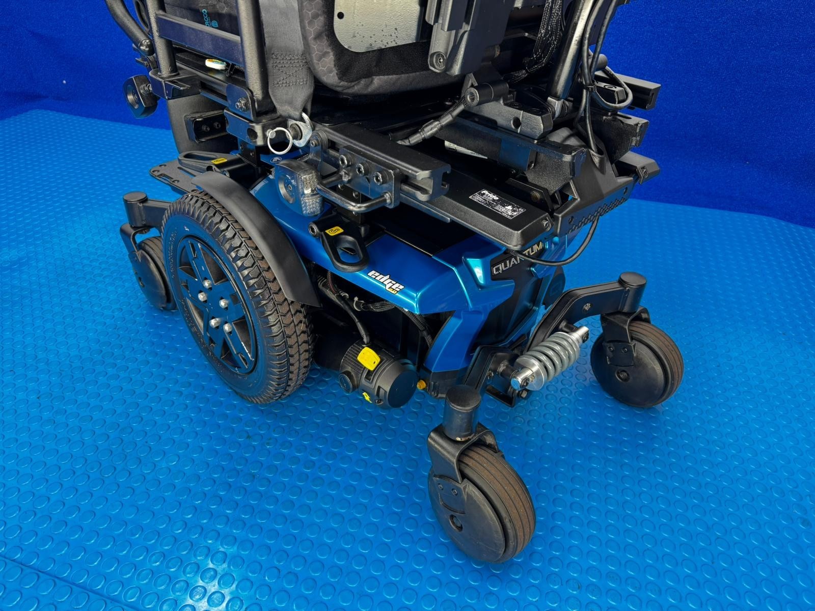 PRIDE QUANTUM EDGE 2 6 MPH ELECTRIC POWER WHEELCHAIR POWERCHAIR 1860