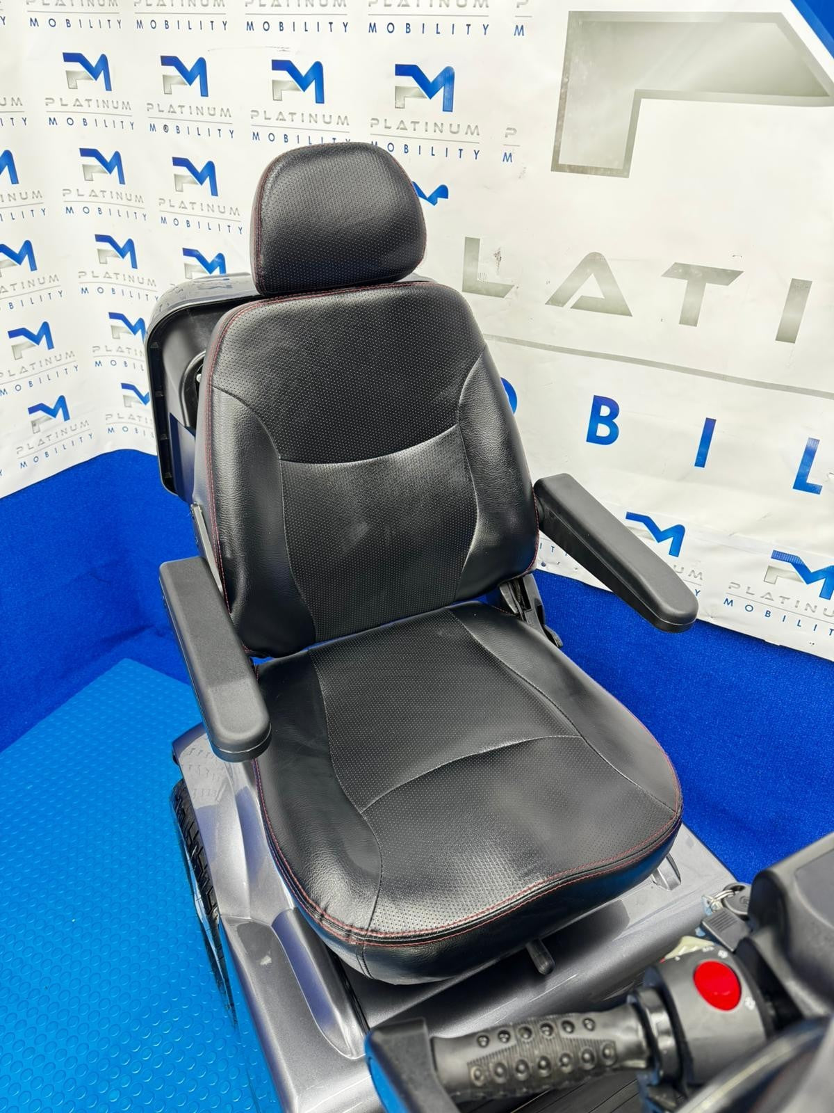 2022 TGA Breeze S4 8MPH All Terrain Mobility Scooter Stunning Condition 1895