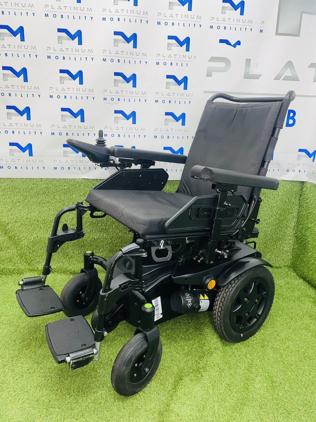 Powerchair Quickie Q100R Compact Indoor Outdoor Sunrise Medical Comfy Mid Wheel