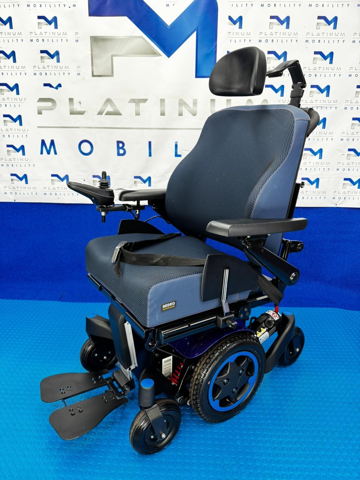 Sunrise Quickie Q300M Mini Powerchair 4 mph Riser Electric Wheelchair (1903)