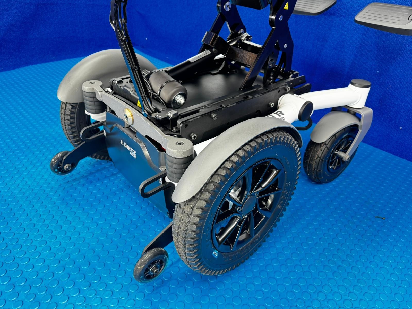 Dietz Sango Advanced R RWD 6mph All Terrain Electric Wheelchair Powerchair 1921