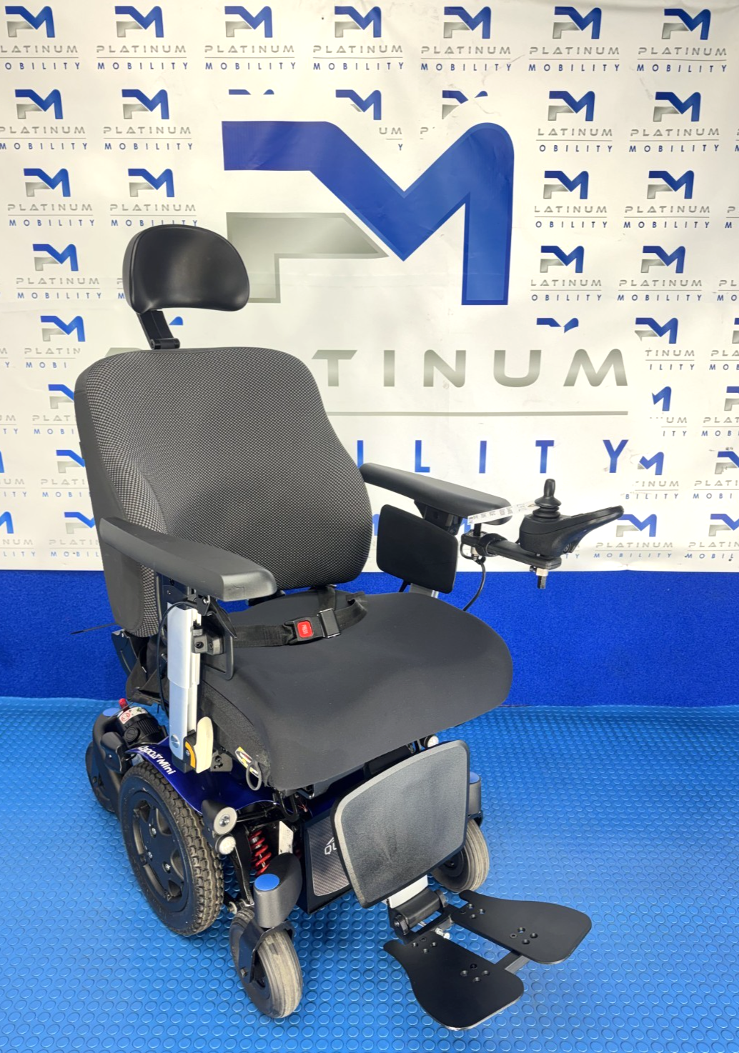 2025 Sunrise Quickie Q300M 6 mph Riser, Tilt, Manual Recline Powerchair 2912