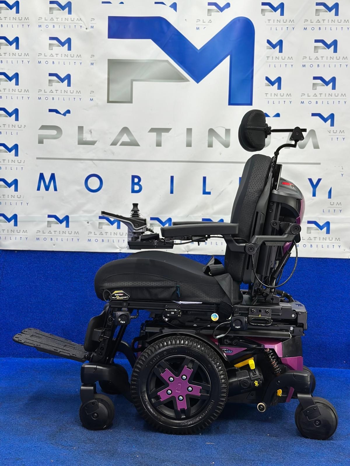Quantum Edge 3 Stretto Powerchair – 6mph Narrow Electric Wheelchair (1779)