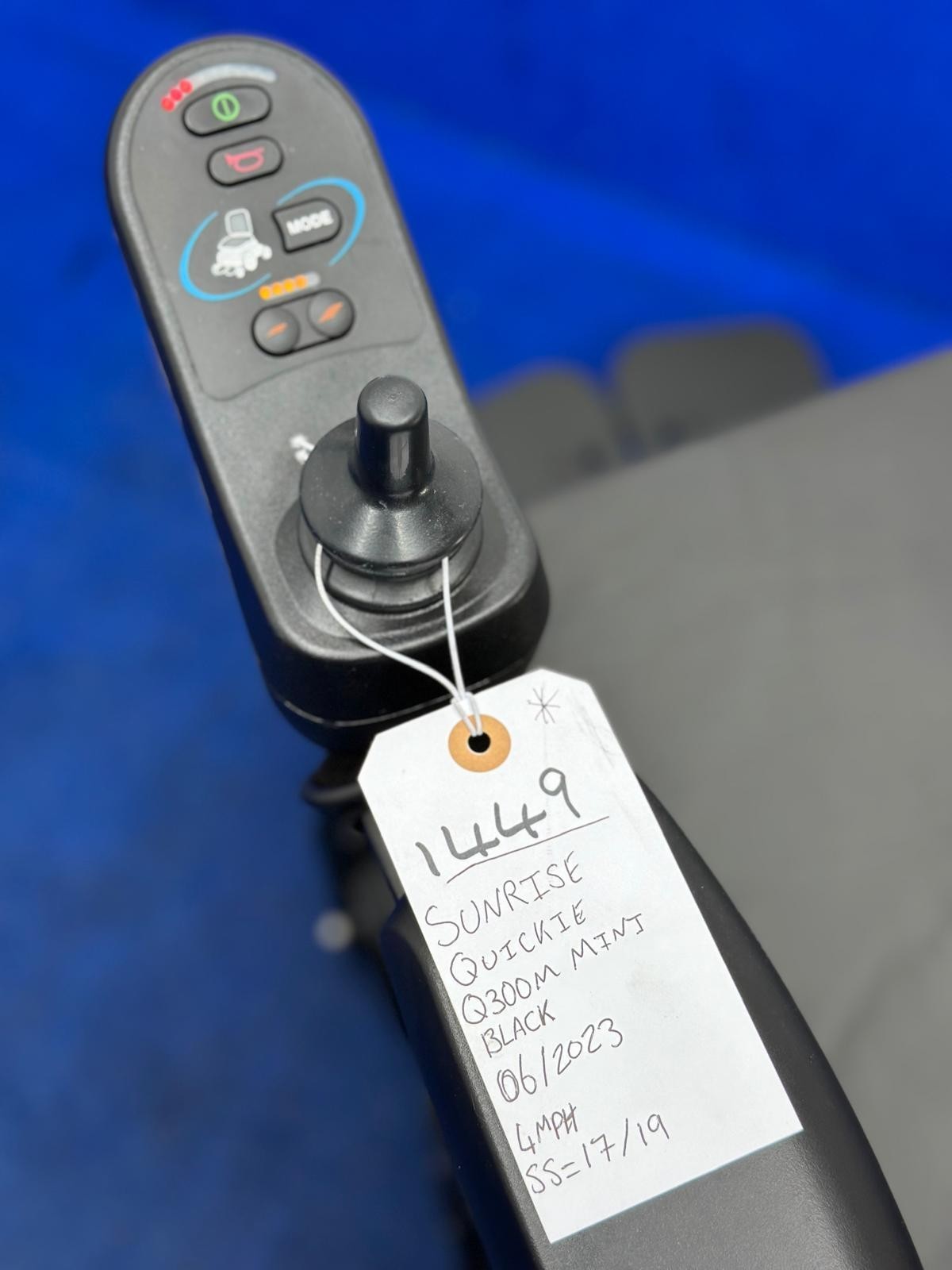 QUICKIE Q300 M MINI 4 MPH ELECTRIC MOBILITY POWERCHAIR ELECTRIC WHEELCHAIR 1449