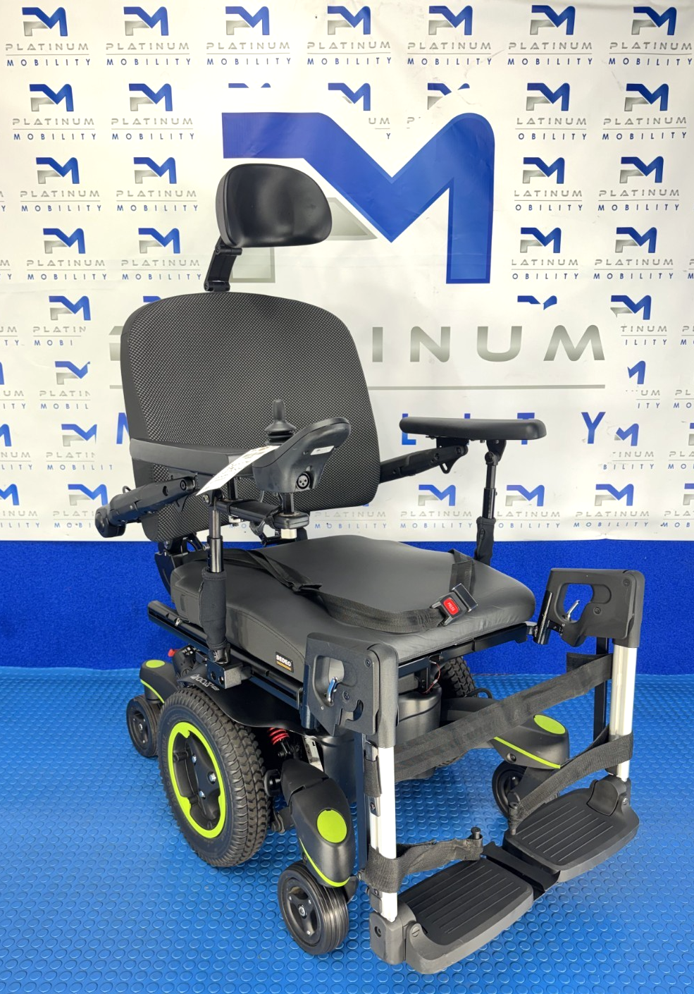 2026 Sunrise Quickie Q700M HD Powerchair Tilt, Solid Tyres, 4mph 4068