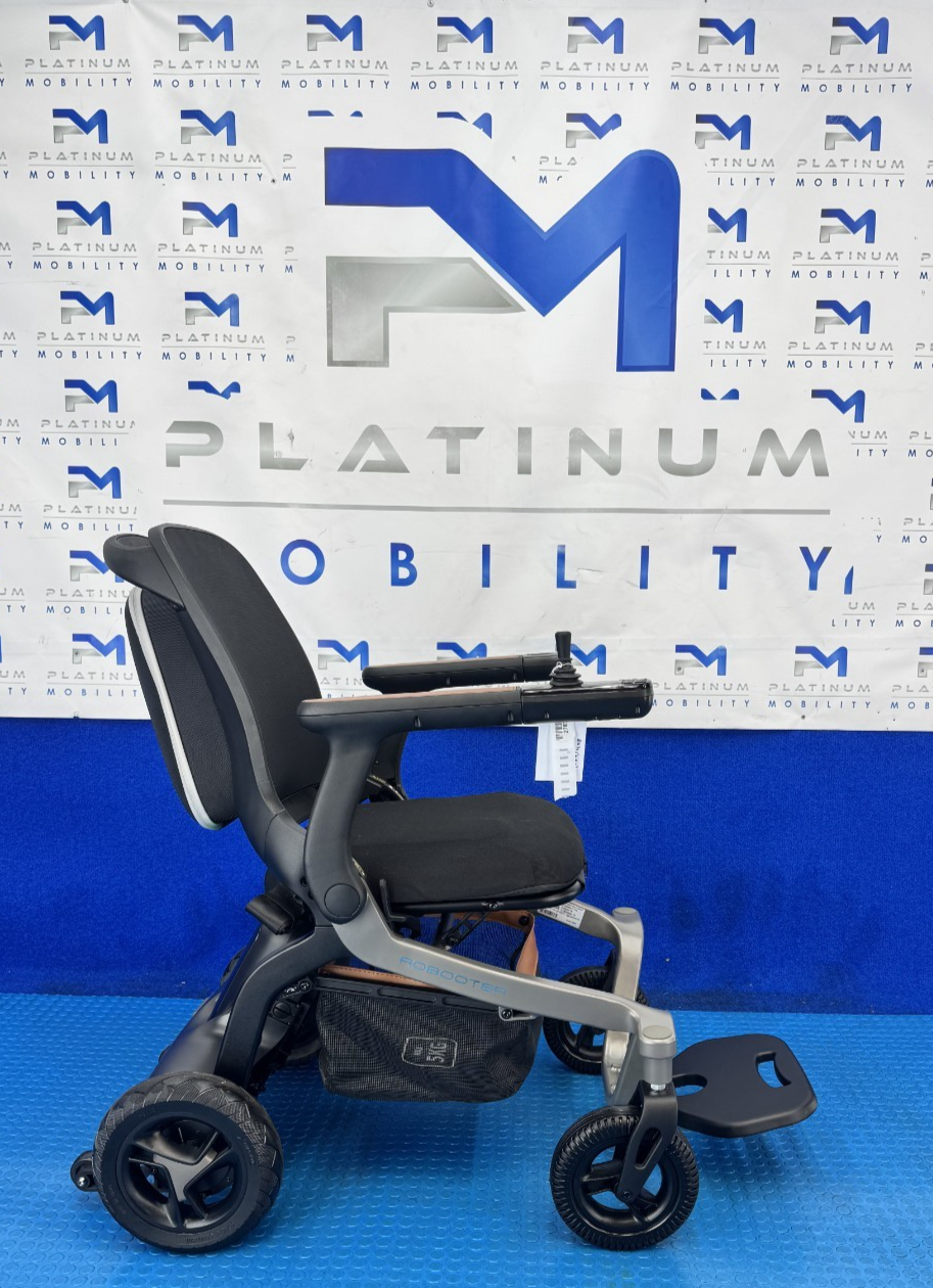2024 Robooter E40 Folding Mobility Electric Wheelchair Remote 4mph 2787