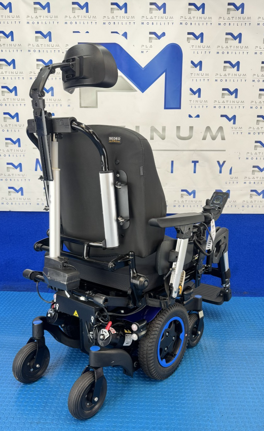 Sunrise Quickie Q300M Powerchair 6 mph Electric Riser, Tilt, legs, Recline  2378