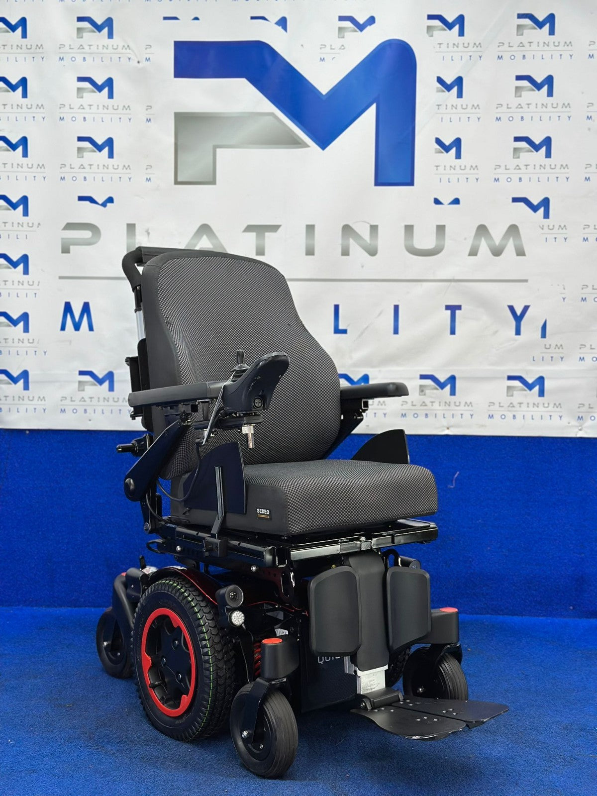 Quickie Q300 Mini Powerchair – 6mph Riser Electric Wheelchair by Sunrise (1778)