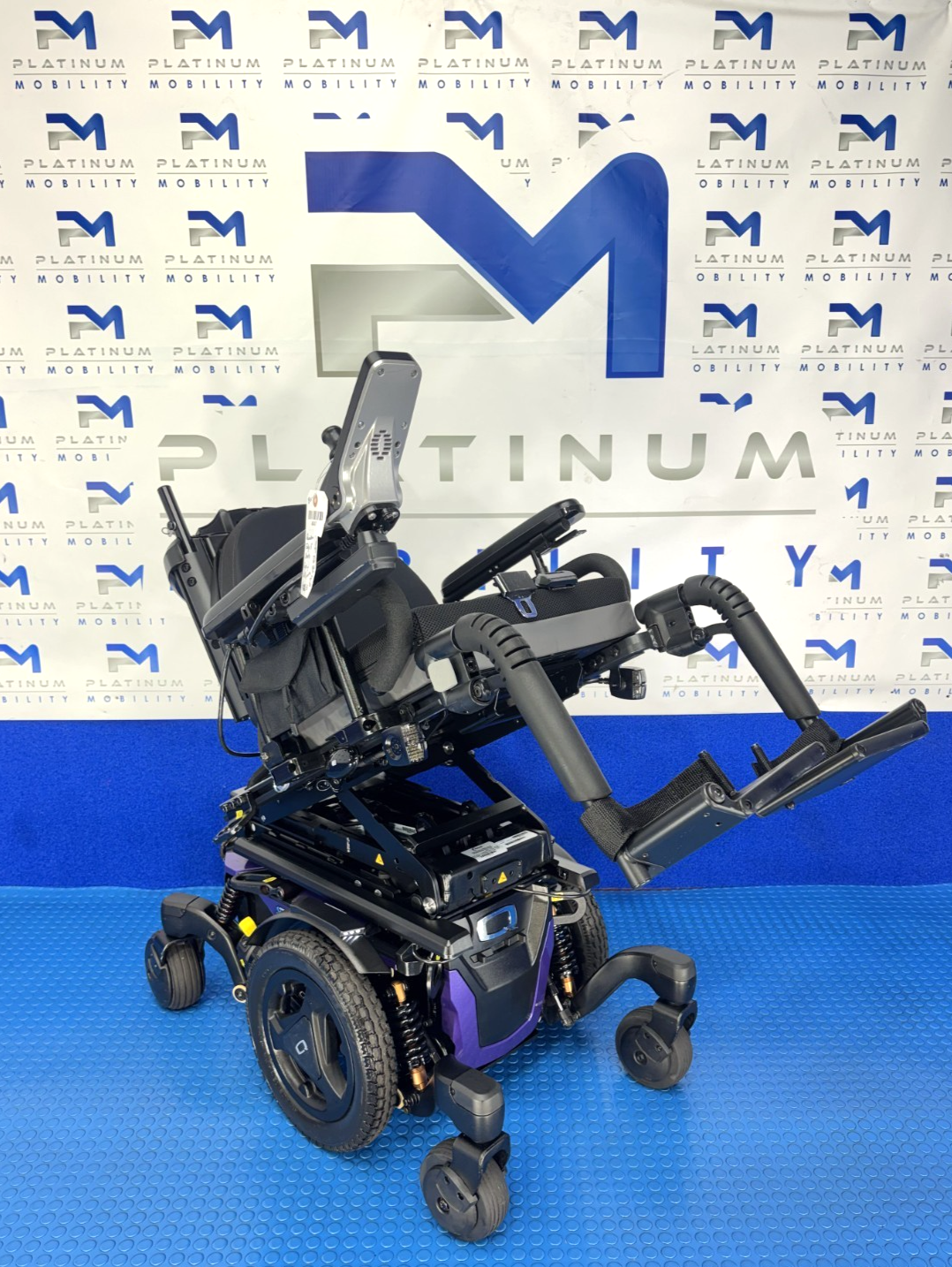 PRIDE QUANTUM EDGE 3 STRETTO 6 MPH ELECTRIC  POWERCHAIR Narrow 4047