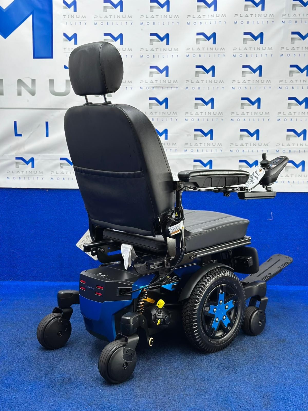 Quantum Edge 3 Stretto Powerchair – 4mph, Compact Electric Wheelchair (941)