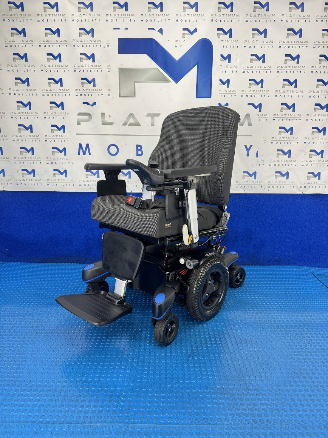 Sunrise Quickie Q700M Powerchair  6mph Electric Wheelchair 2937