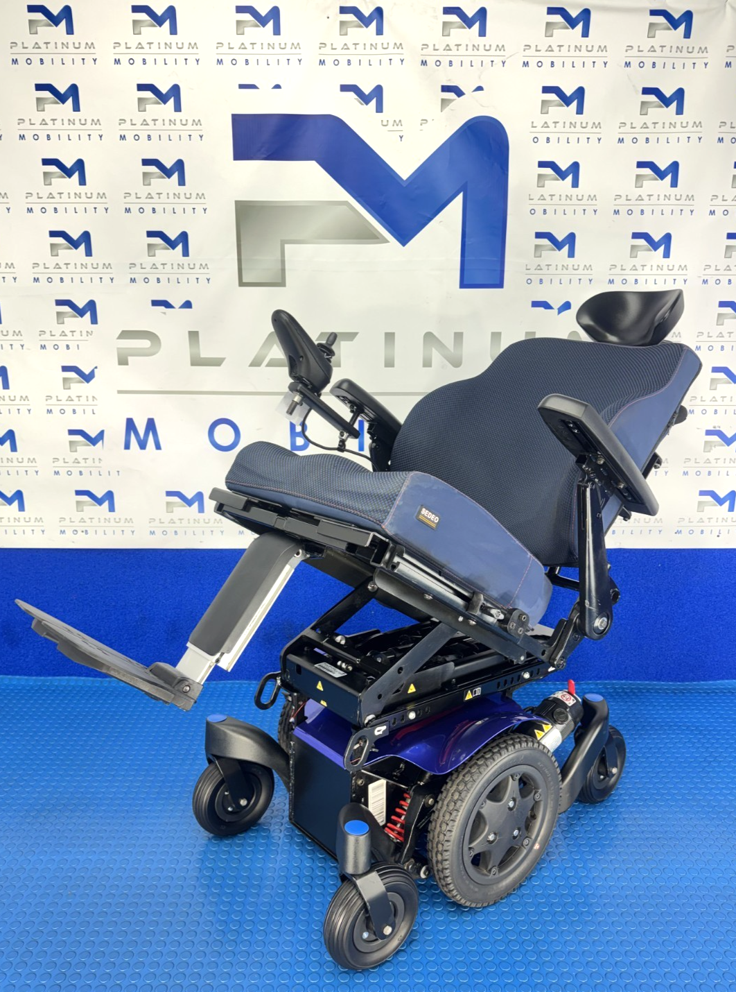 Sunrise Quickie Q300M Powerchair 4 mph Riser, Tilt Electric Wheelchair 4093