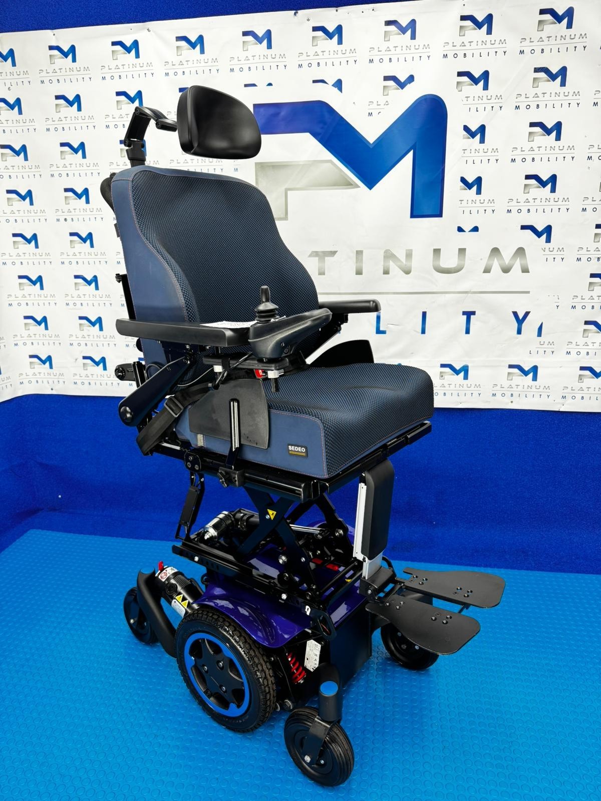 Sunrise Quickie Q300M Mini Powerchair 4 mph Riser Electric Wheelchair (1903)