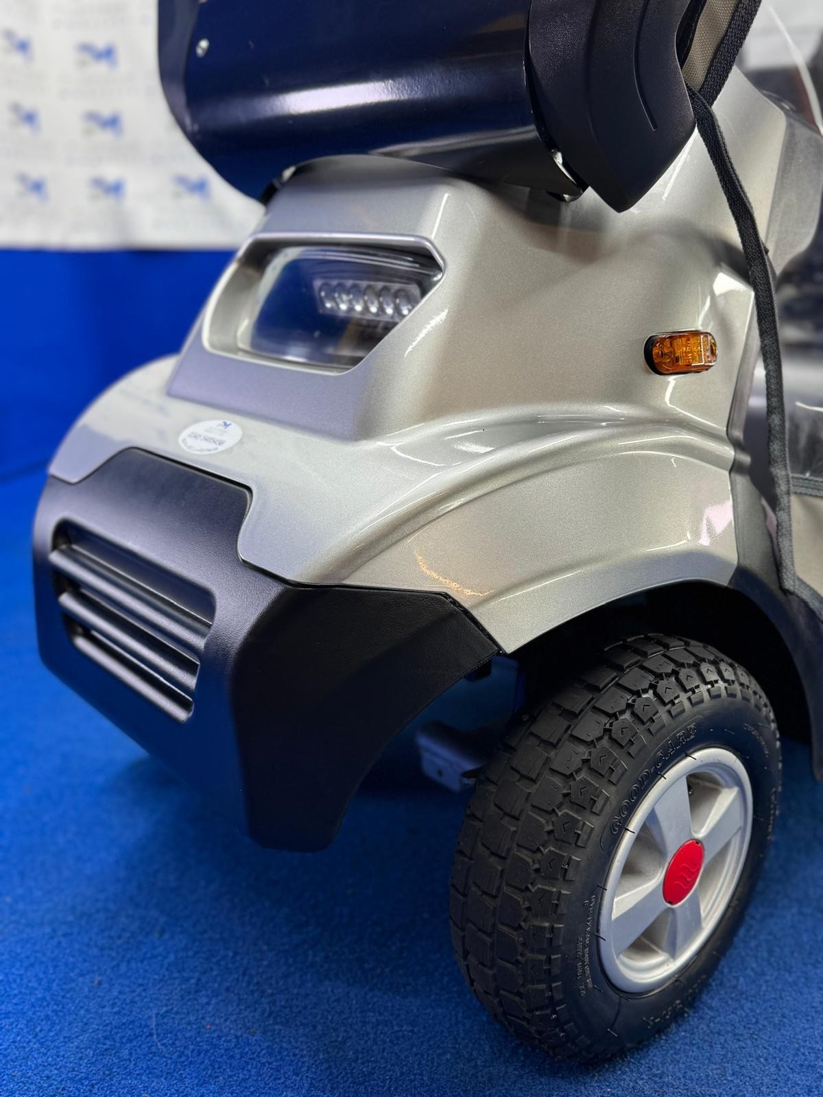 TGA Breeze S4 Canopy 8mph Road LARGE All Terrain Mobility Scooter Buggy 1785