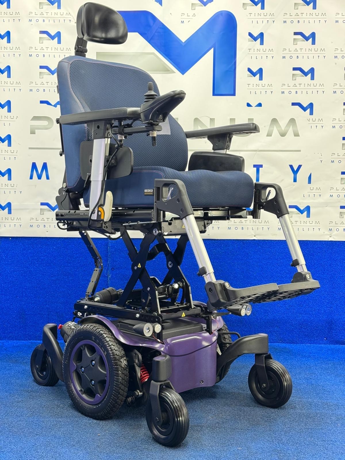 CUSTOM 2024 Sunrise Q500 M Powerchair – 6mph Riser Electric Wheelchair (1819)