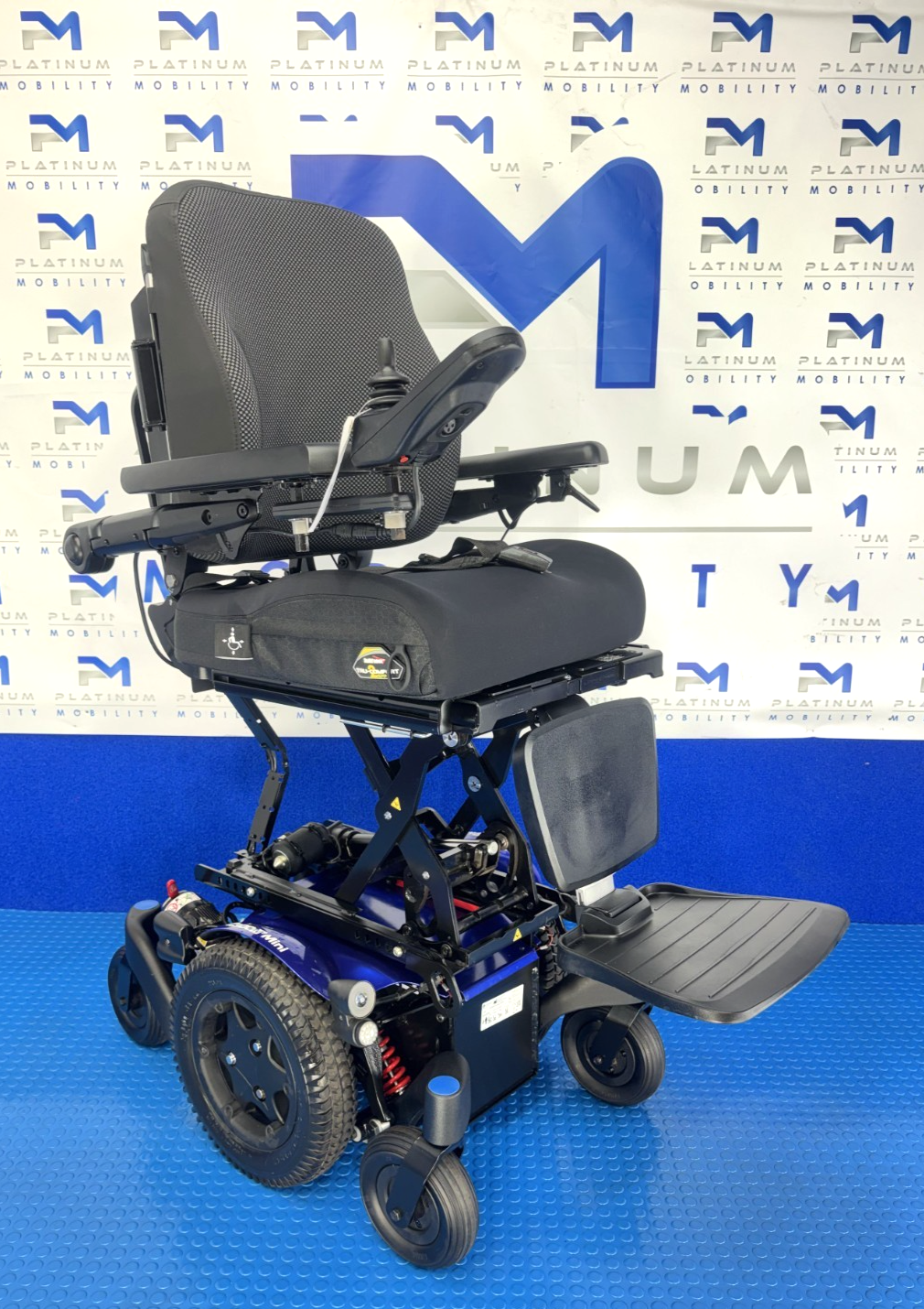 Sunrise Quickie Q300M 6 mph Riser, Tilt, Manual Recline Electric Wheelchair 2882