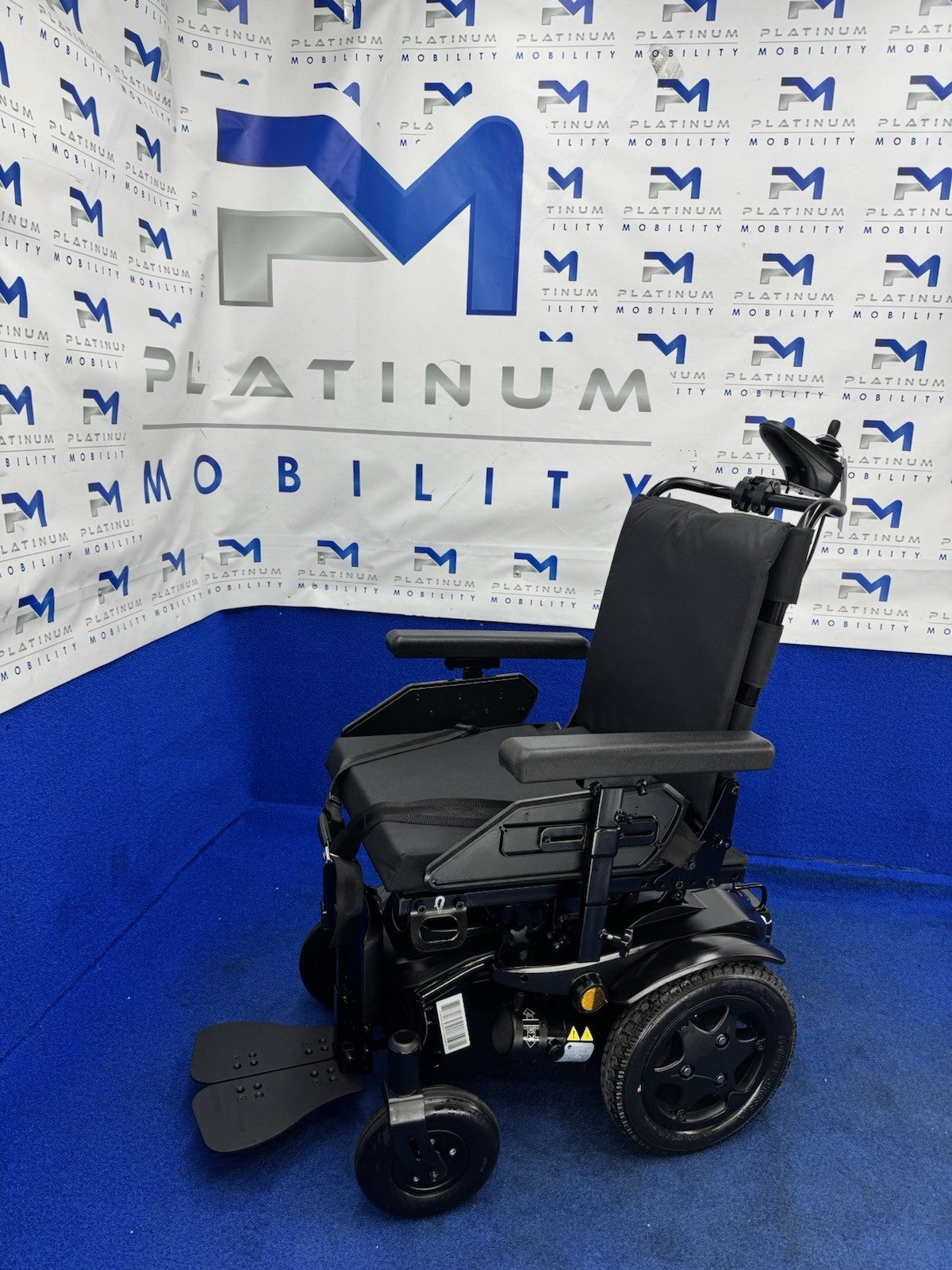 2022 Quickie Q100 R with Standard Seating Powerchair Electric Wheelchair 4 Mph