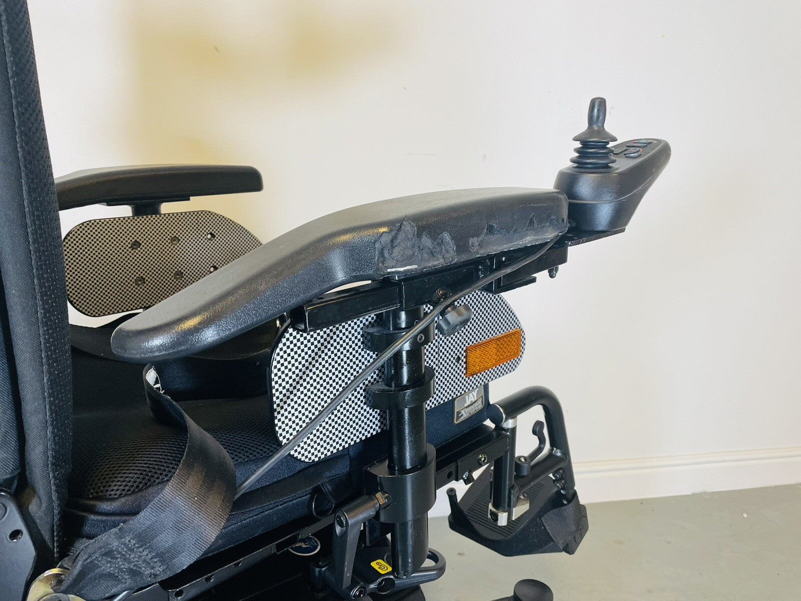 PRIDE QUANTUM Q4 MWD 4MPH ELECTRIC SEAT TILT MOBILITY POWERCHAIR WHEELCHAIR