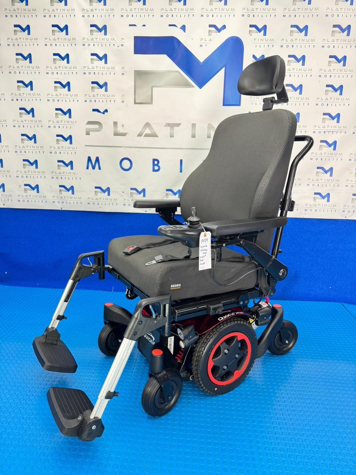 Sunrise Quickie Q300M Mini Powerchair 4 mph Riser Electric Wheelchair (1959)