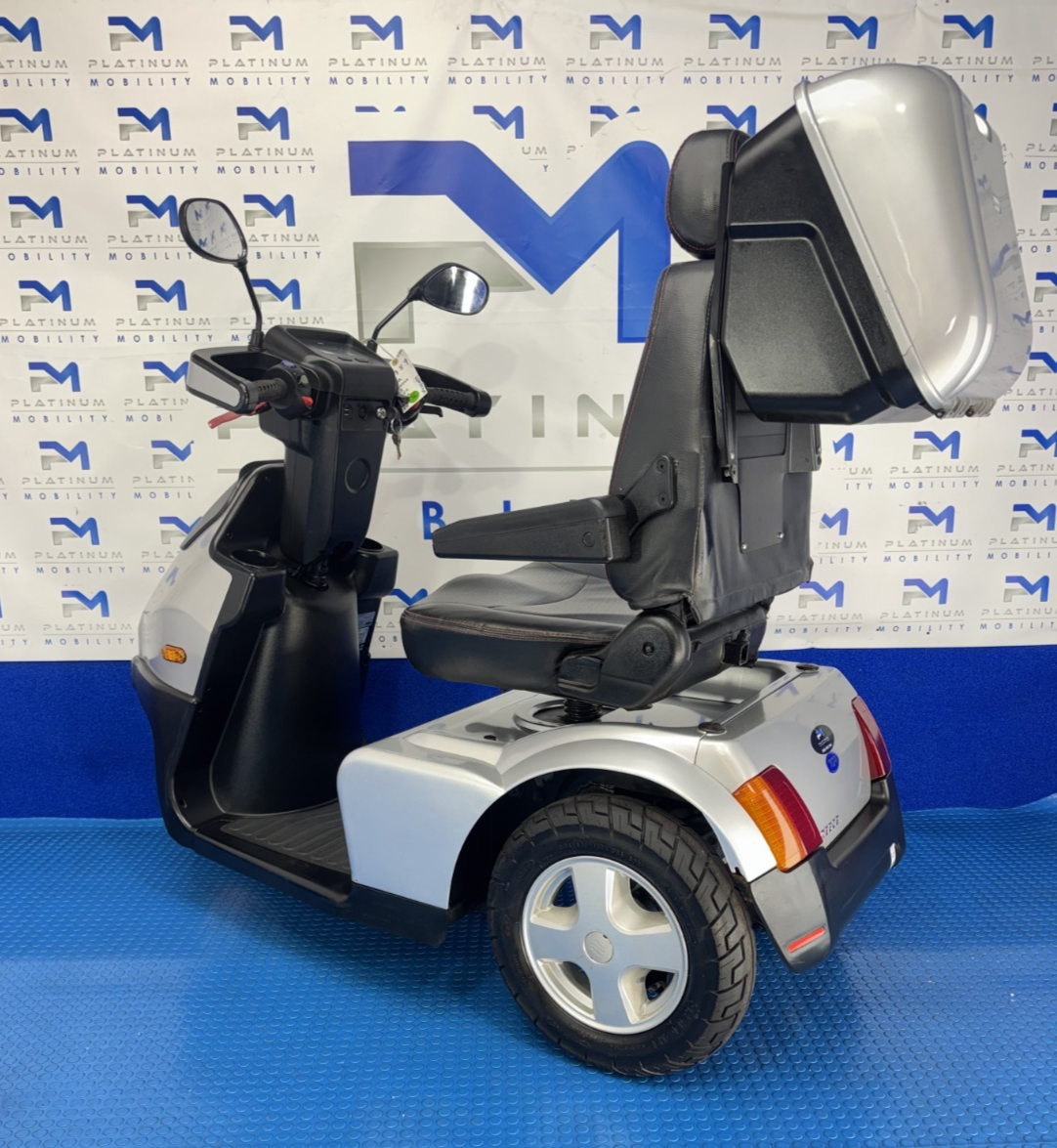 TGA Breeze S3 8MPH LARGE Mobility Scooter All Terrain 1989