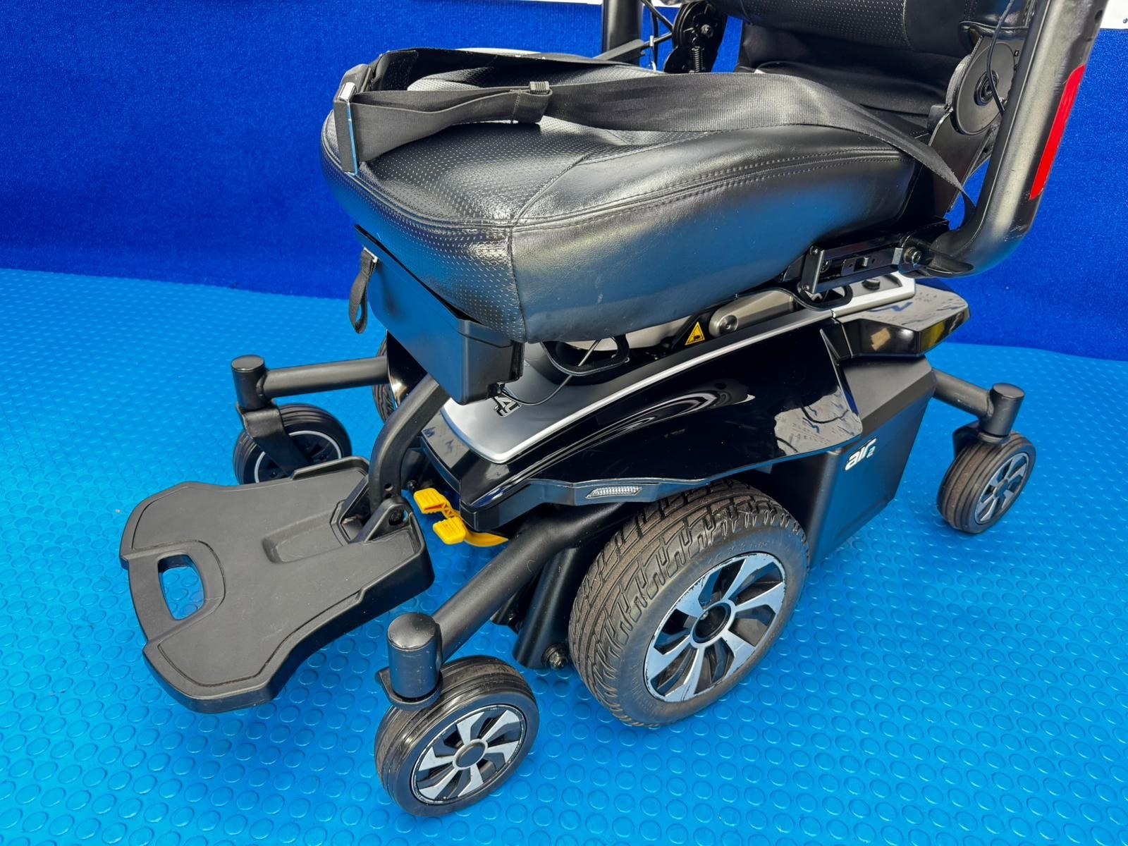 Pride Jazzy Air 2.0 Power Chair Electric Wheelchair with Electric Seat Lift 1839