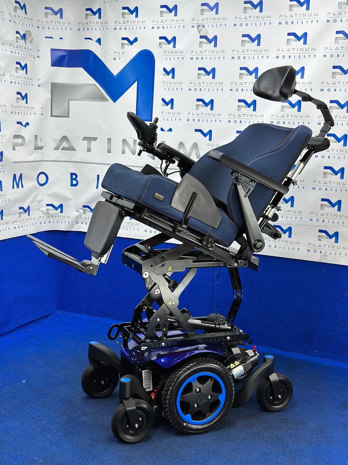 Quickie Q300 Mini Powerchair – 4mph Riser Electric Wheelchair by Sunrise (1571)