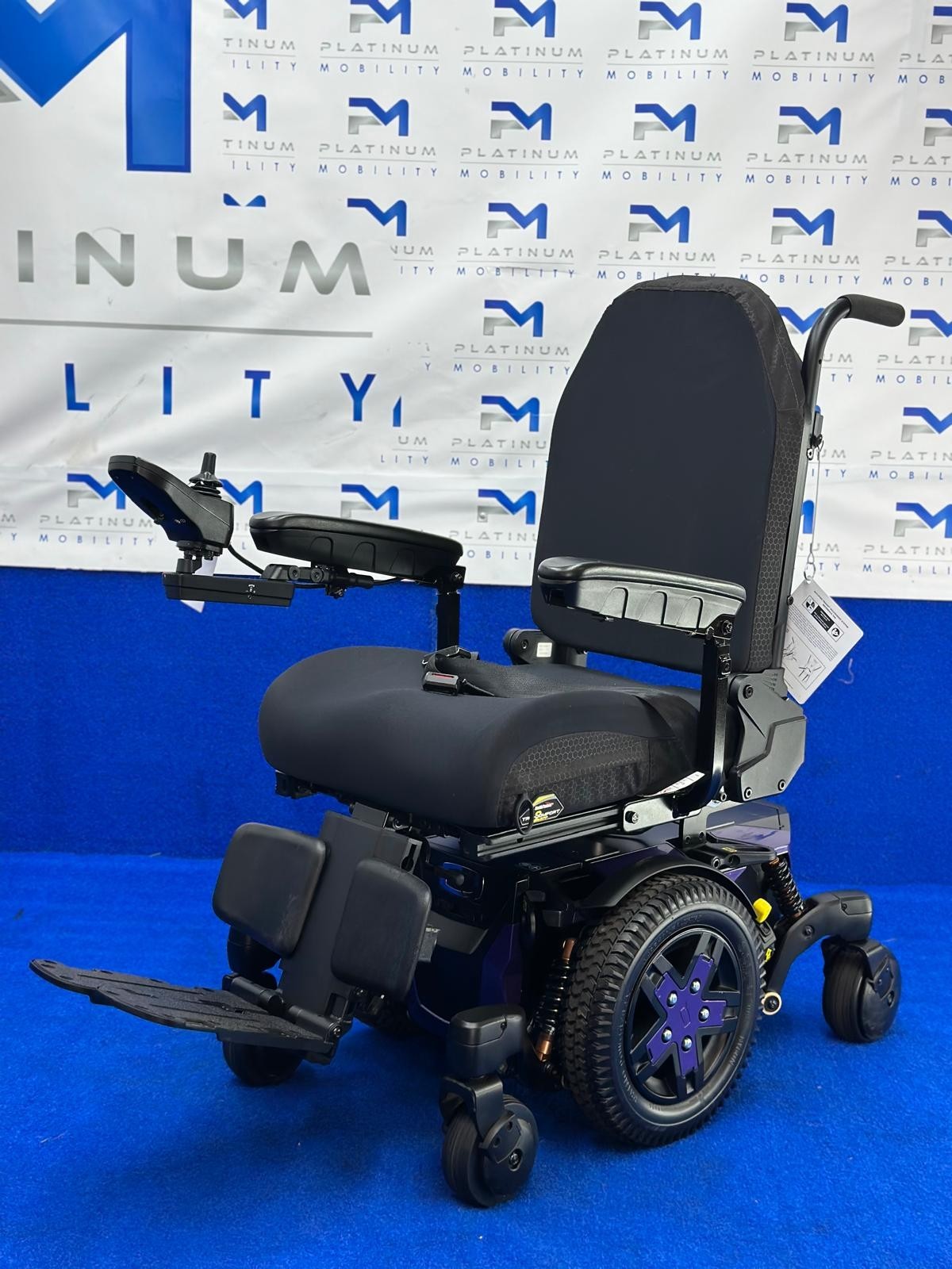 Quantum Edge 3 Stretto Powerchair – 4mph, Compact Electric Wheelchair (1272)