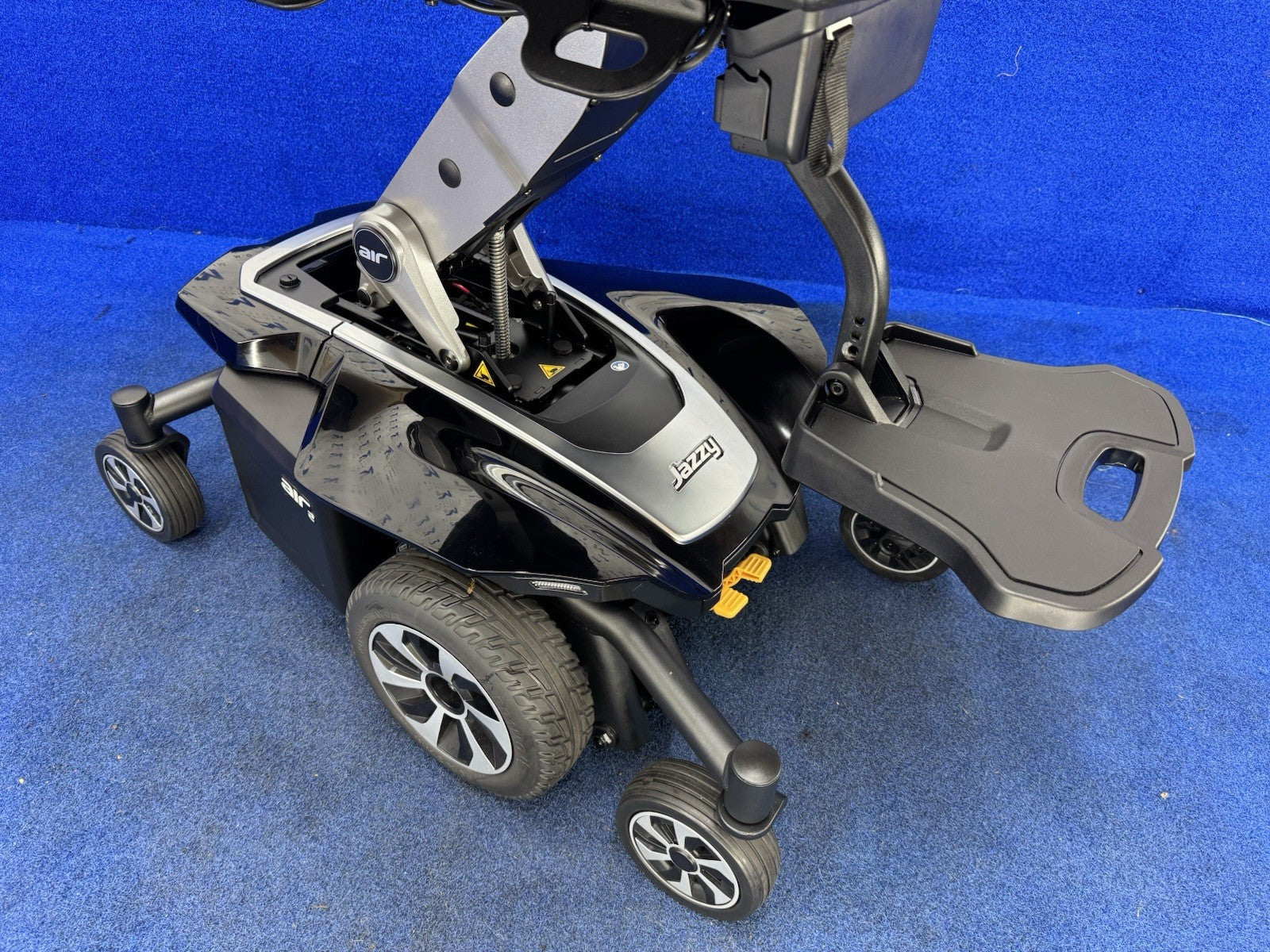 Pride Jazzy Air 2.0 Power Chair Electric Wheelchair with Electric Seat Lift 1011