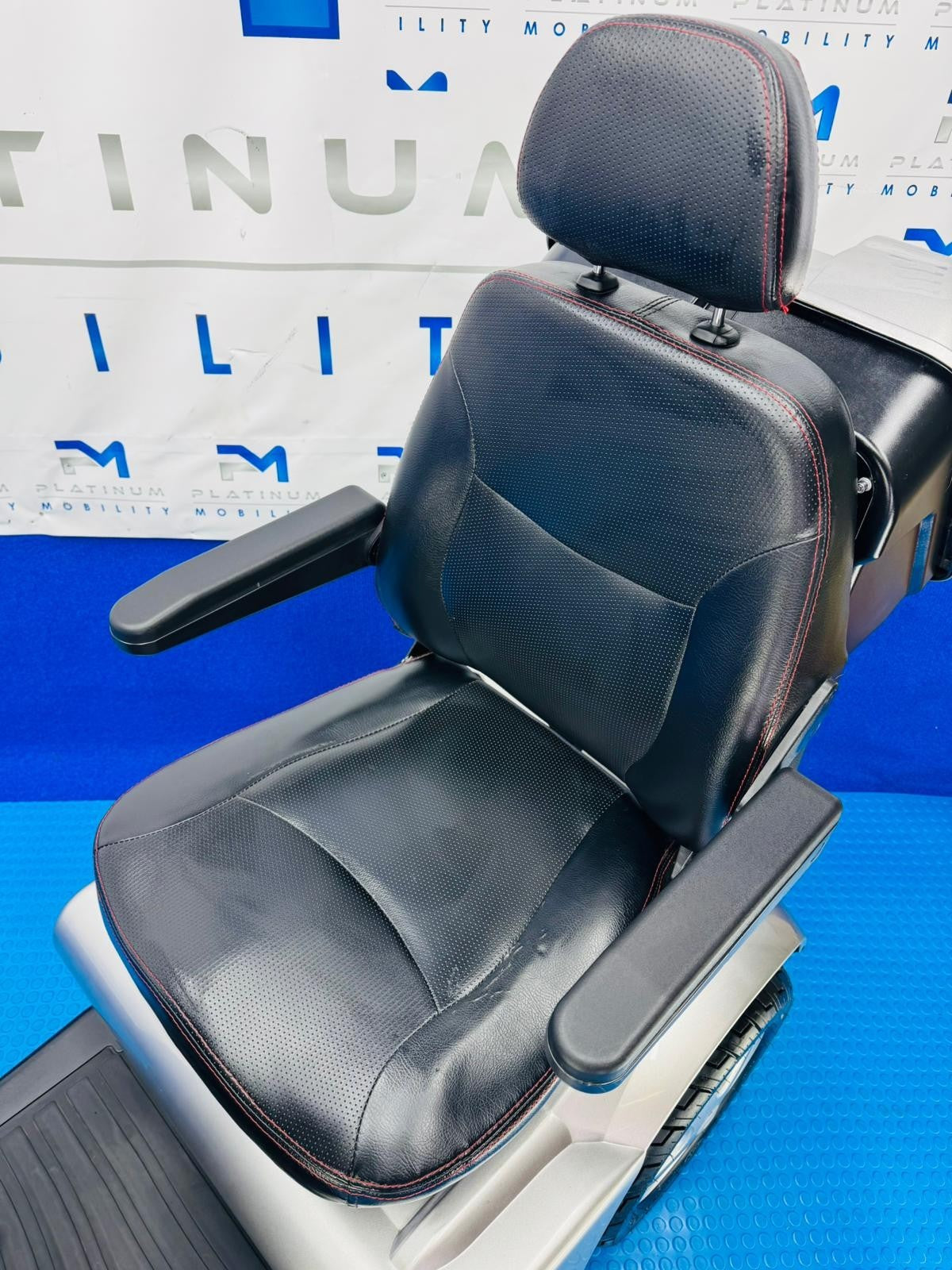 2023 TGA Breeze S4 8MPH All Terrain Mobility Scooter Immaculate Condition 1843