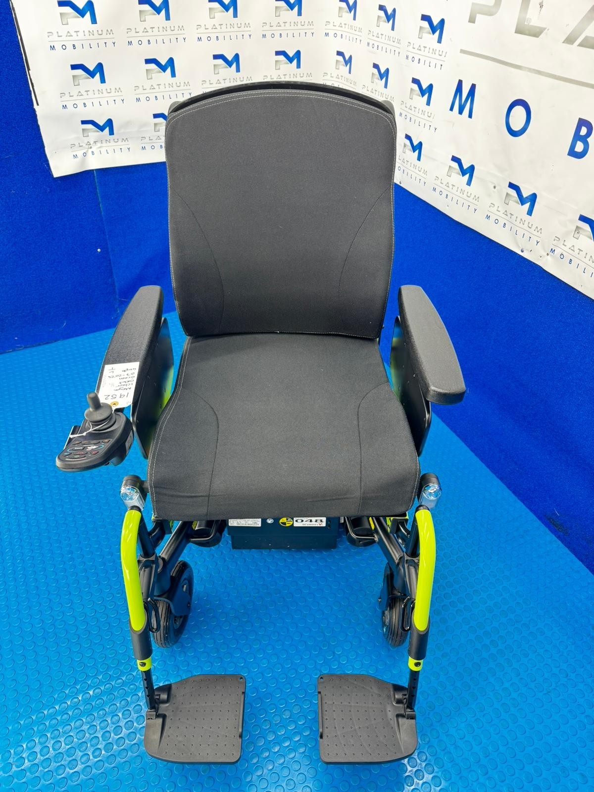 Meyra iChair Orbit Electric Lift Tilt Powerchair Rehab Ex Demo 1952