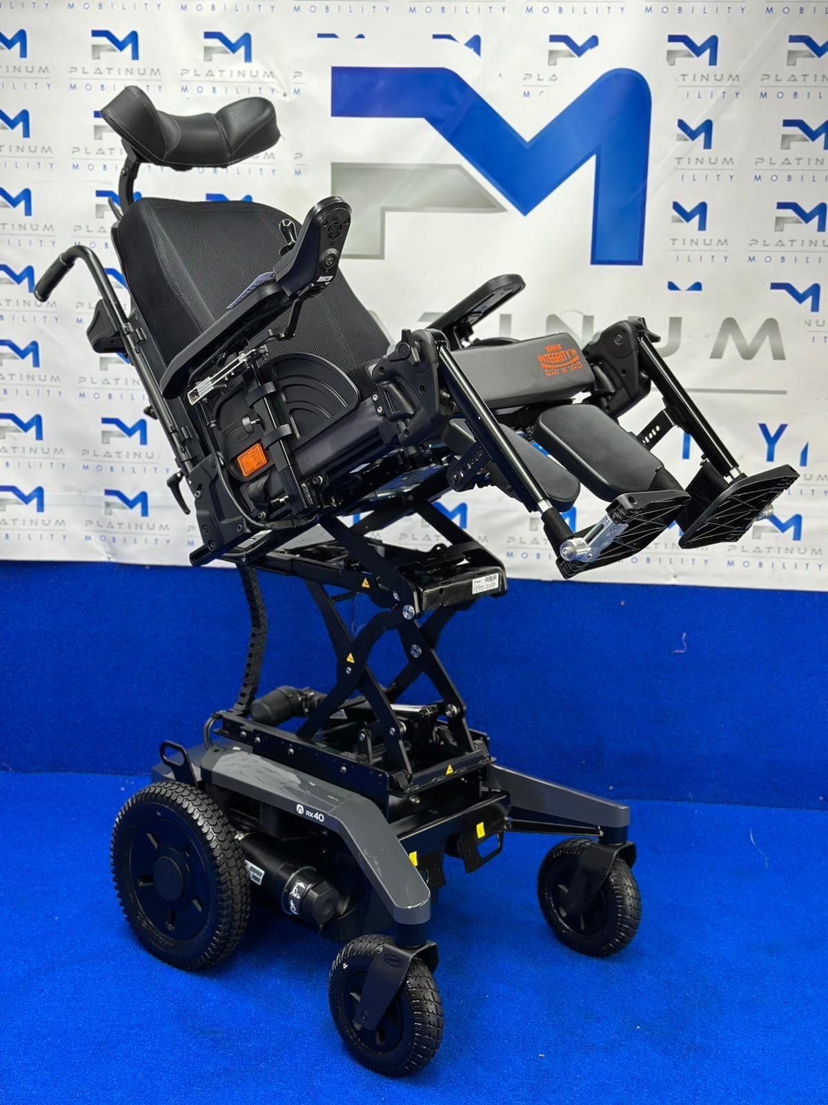 Invacare RX40 4MPH Electric Wheelchair Powerchair Mobility Riser 1644