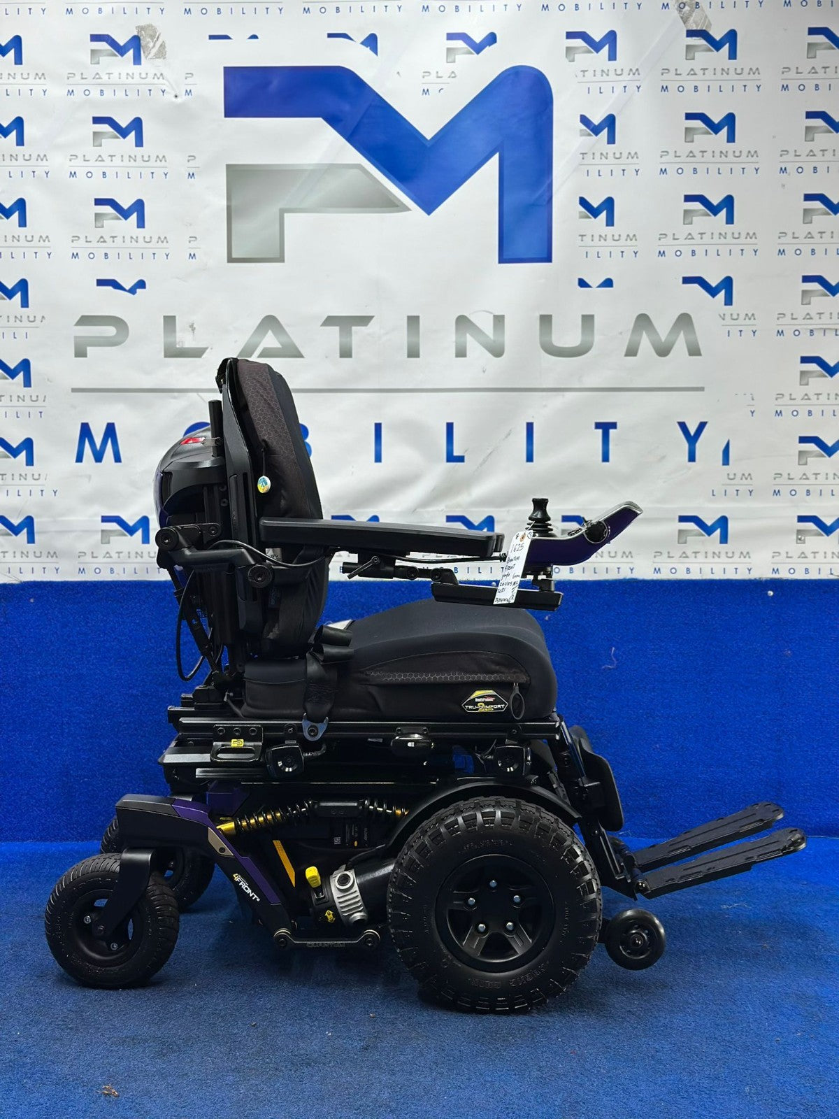 Quantum 4Front 6MPH Powerchair ELECTRIC WHEELCHAIR POWERCHAIR ALL TERRAIN 1625