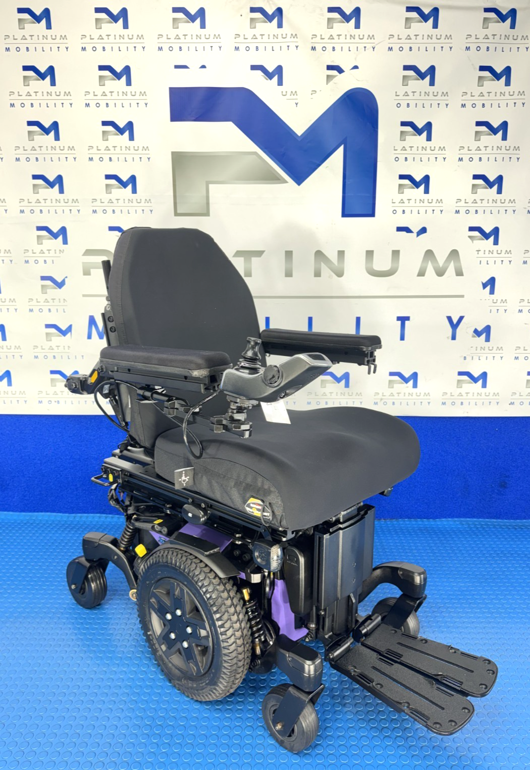 PRIDE QUANTUM EDGE 3 STRETTO 6 MPH ELECTRIC Rise, Tilt, Legs  POWERCHAIR 4066