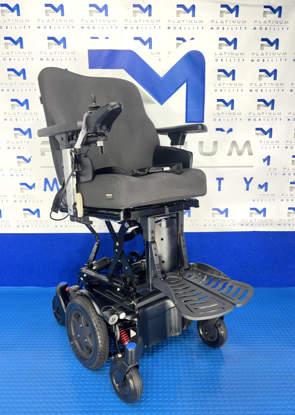 2025 Sunrise Quickie Q500M Powerchair 6mph Riser & Tilt Electric Wheelchair 4017
