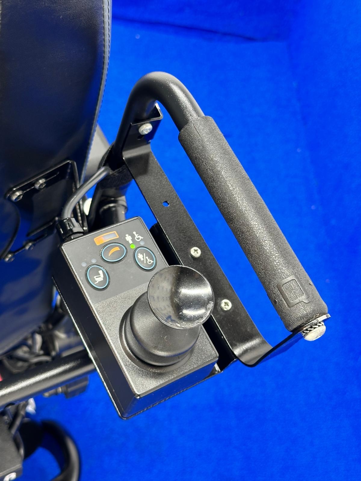 Quickie Sunrise M2 Mini 4Mph Electric Wheelchair Powerchair Riser Attendant 1337