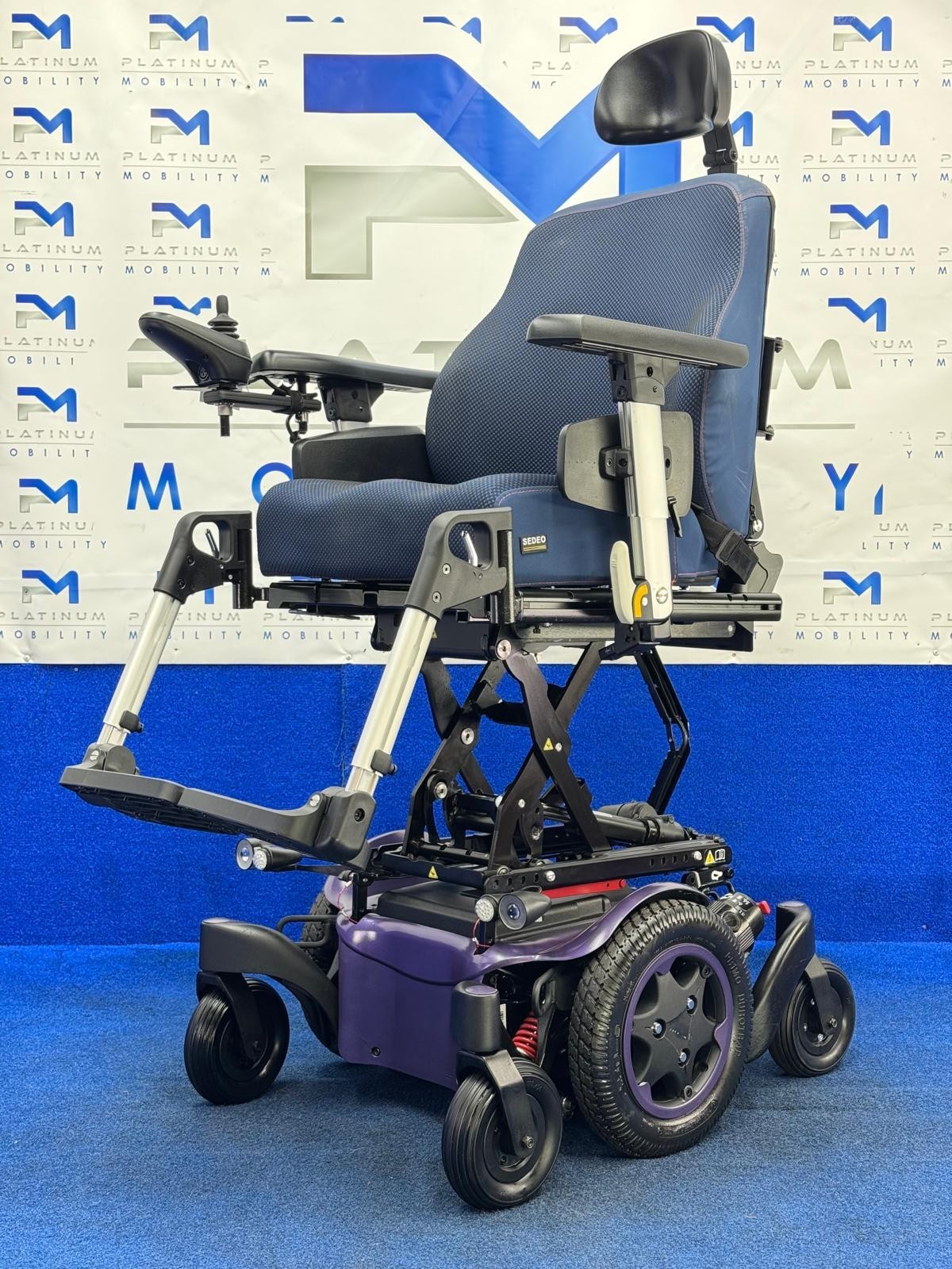 CUSTOM 2024 Sunrise Q500 M Powerchair – 6mph Riser Electric Wheelchair (1819)