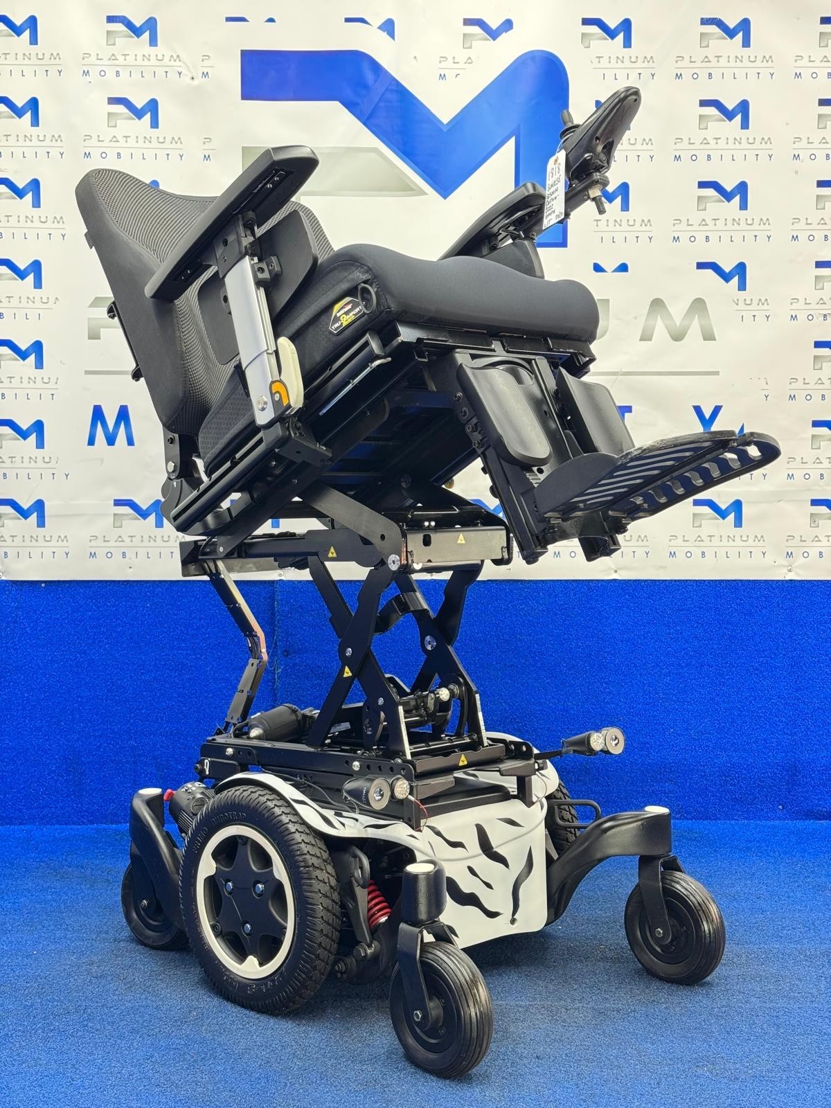 CUSTOM Sunrise Quickie Q500 M Powerchair – 6mph Riser Electric Wheelchair (1818)