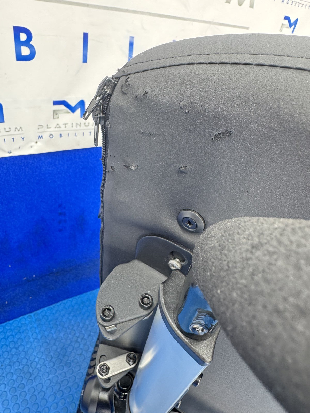 Sunrise Quickie Q300M Powerchair 6 mph Riser, Tilt Electric Wheelchair 2370