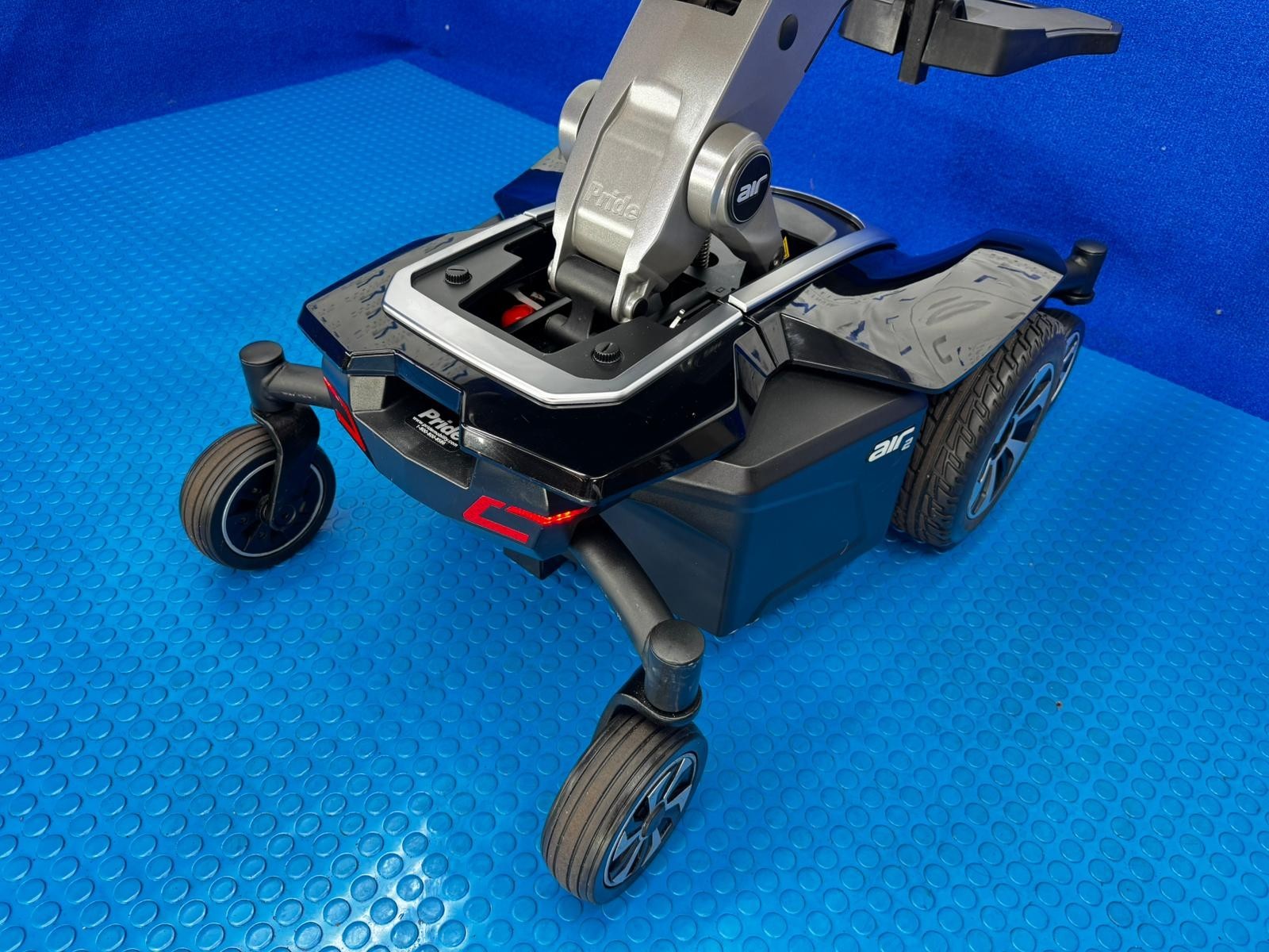 Pride Jazzy Air 2.0 Power Chair Electric Wheelchair with Electric Seat Lift 1839