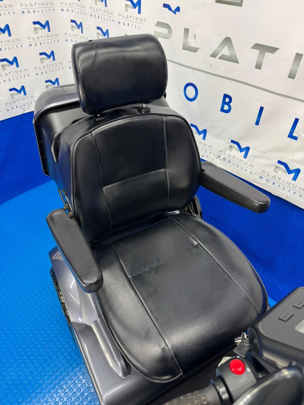 2022 TGA Breeze S4 8MPH All Terrain Mobility Scooter Immaculate Condition 1871