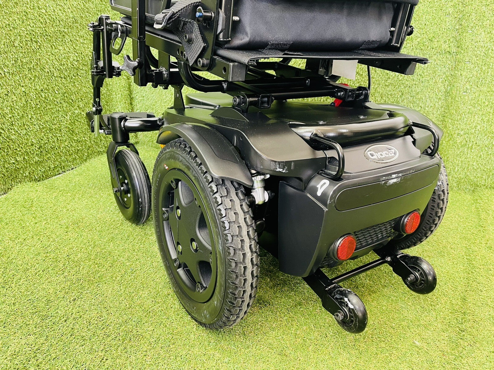 SUNRISE Quickie Q100 R 4 MPH Compact Mobility Electric Wheelchair Powerchair