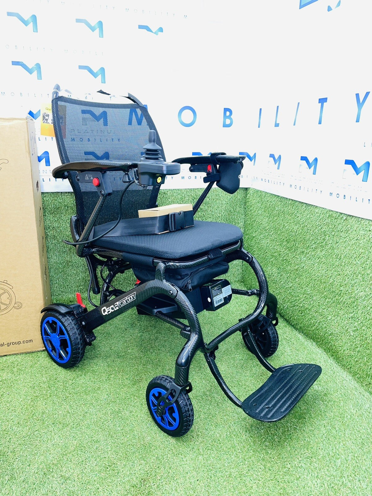 QUICKIE Q50 R LIGHTWEIGHT CARBON FIBRE ELECTRIC POWERCHAIR SCOOTER FOLDING 4MPH