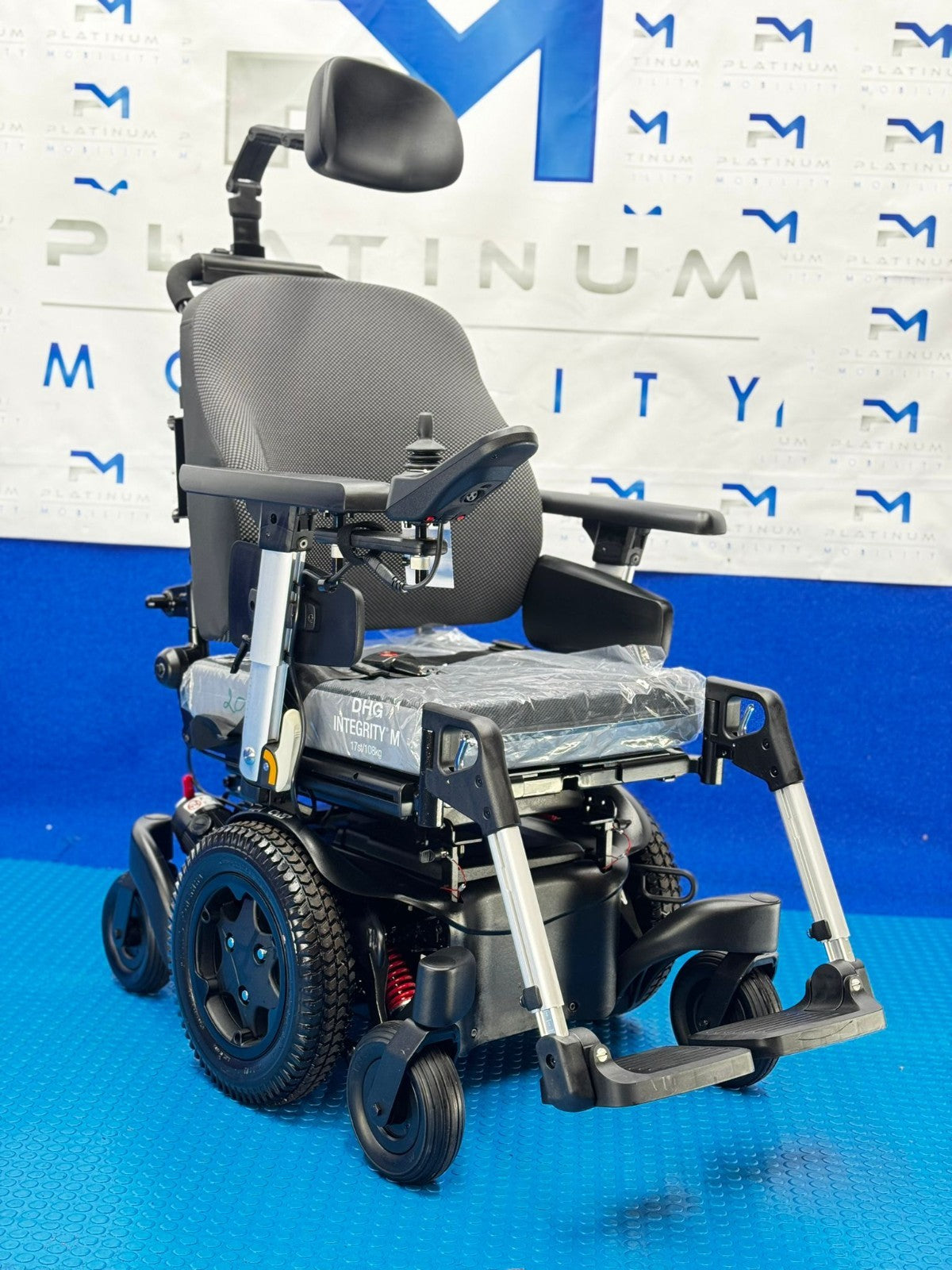 2025 Sunrise Quickie Q400M MWD 6mph Powerchair Electric Wheelchair Mobility 1930