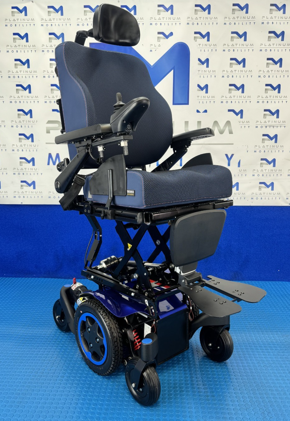 Sunrise Quickie Q300 Mini – 4mph Rise and Tilt Electric Wheelchair 2340
