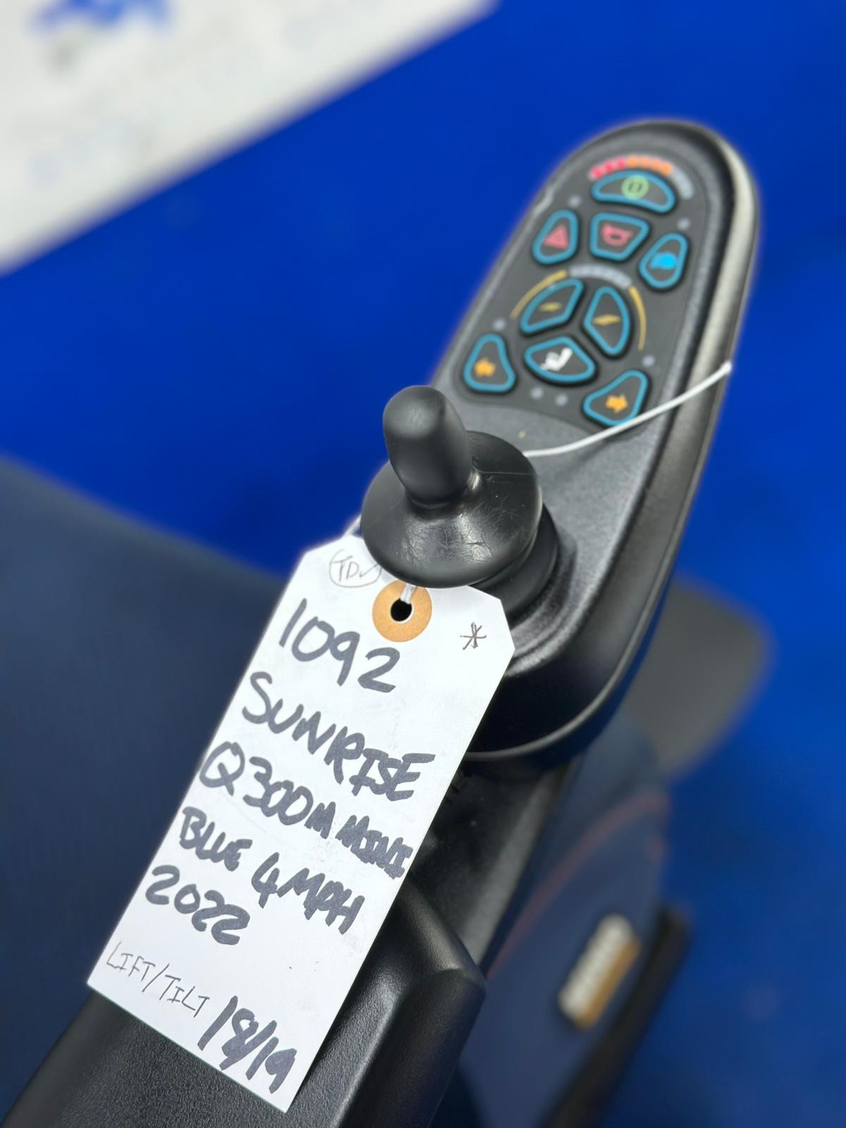 Quickie Q300 M Mini Powerchair 4 mph Riser Electric Wheelchair by Sunrise (1092)