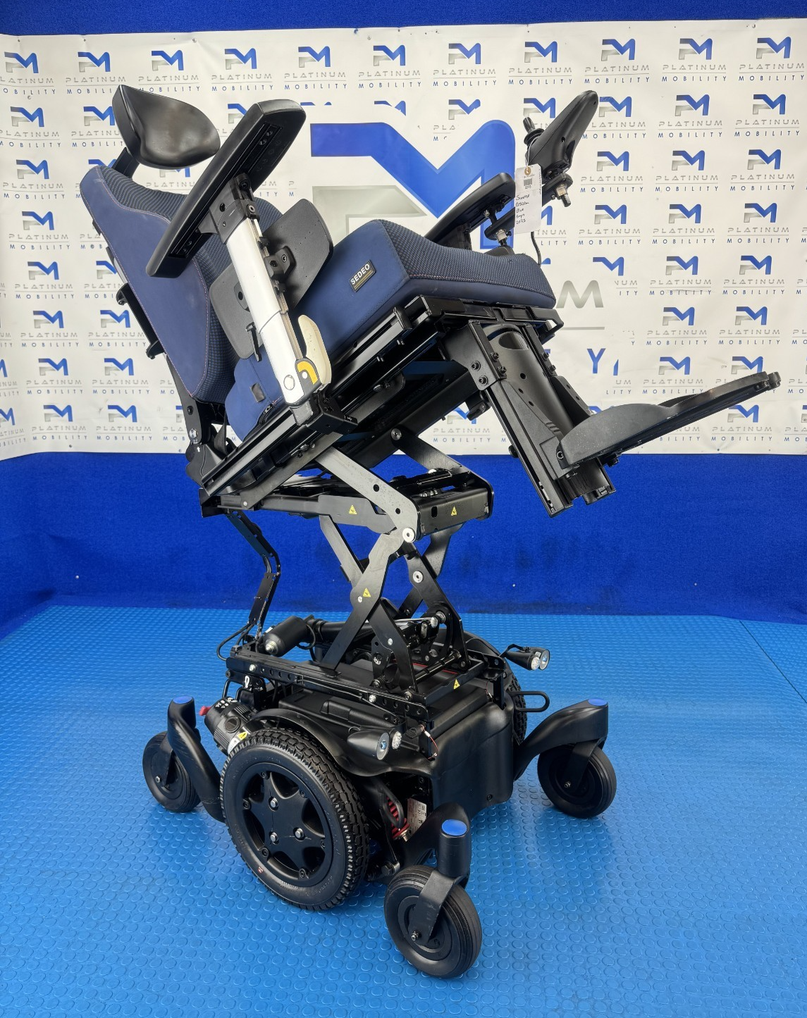 Sunrise Quickie Q500 M Powerchair – 6mph Rise & Tilt Electric Wheelchair 2255