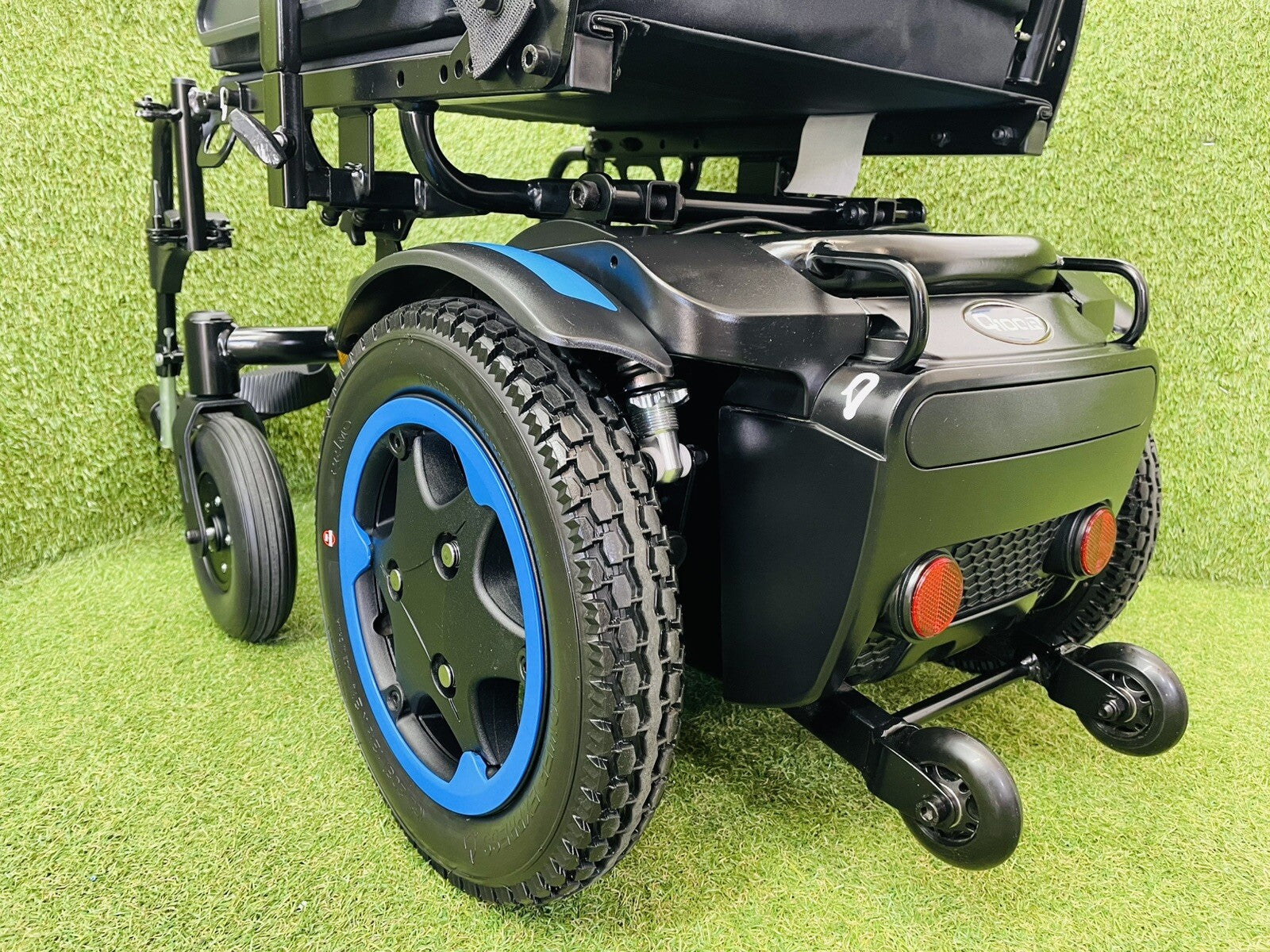 2021 Quickie Q100 R with Standard Seating Powerchair Electric Wheelchair