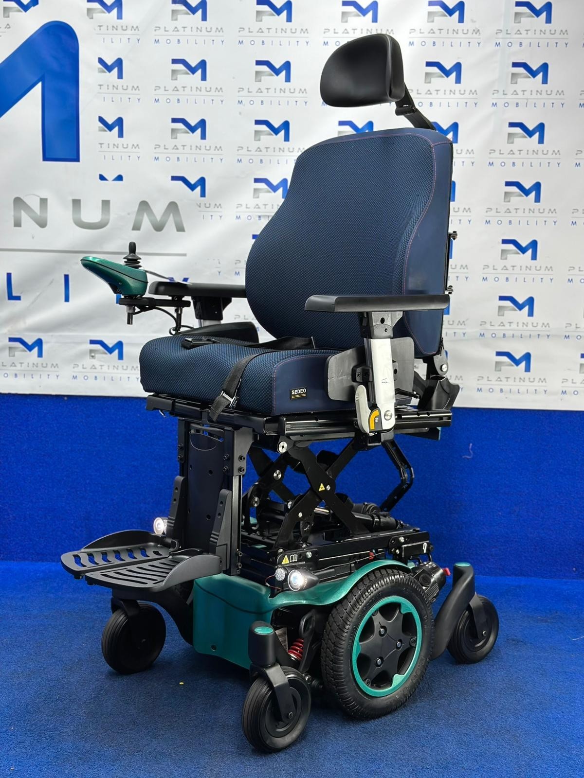 CUSTOM Sunrise Quickie Q500 M Powerchair – 6mph Riser Electric Wheelchair (1555)