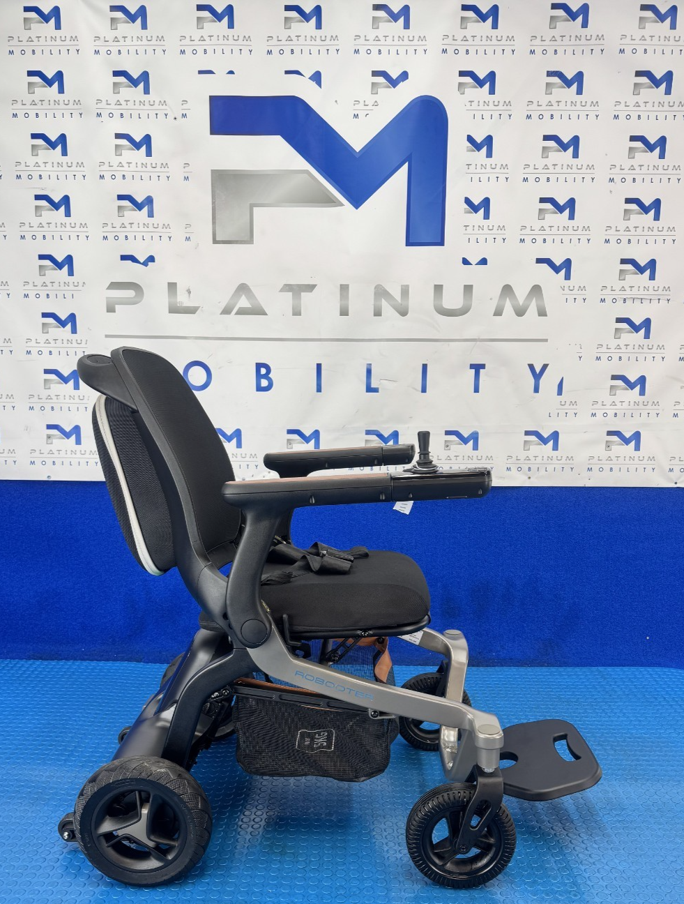 2024 Robooter E40 Folding Mobility Electric Wheelchair Remote 4mph 2362
