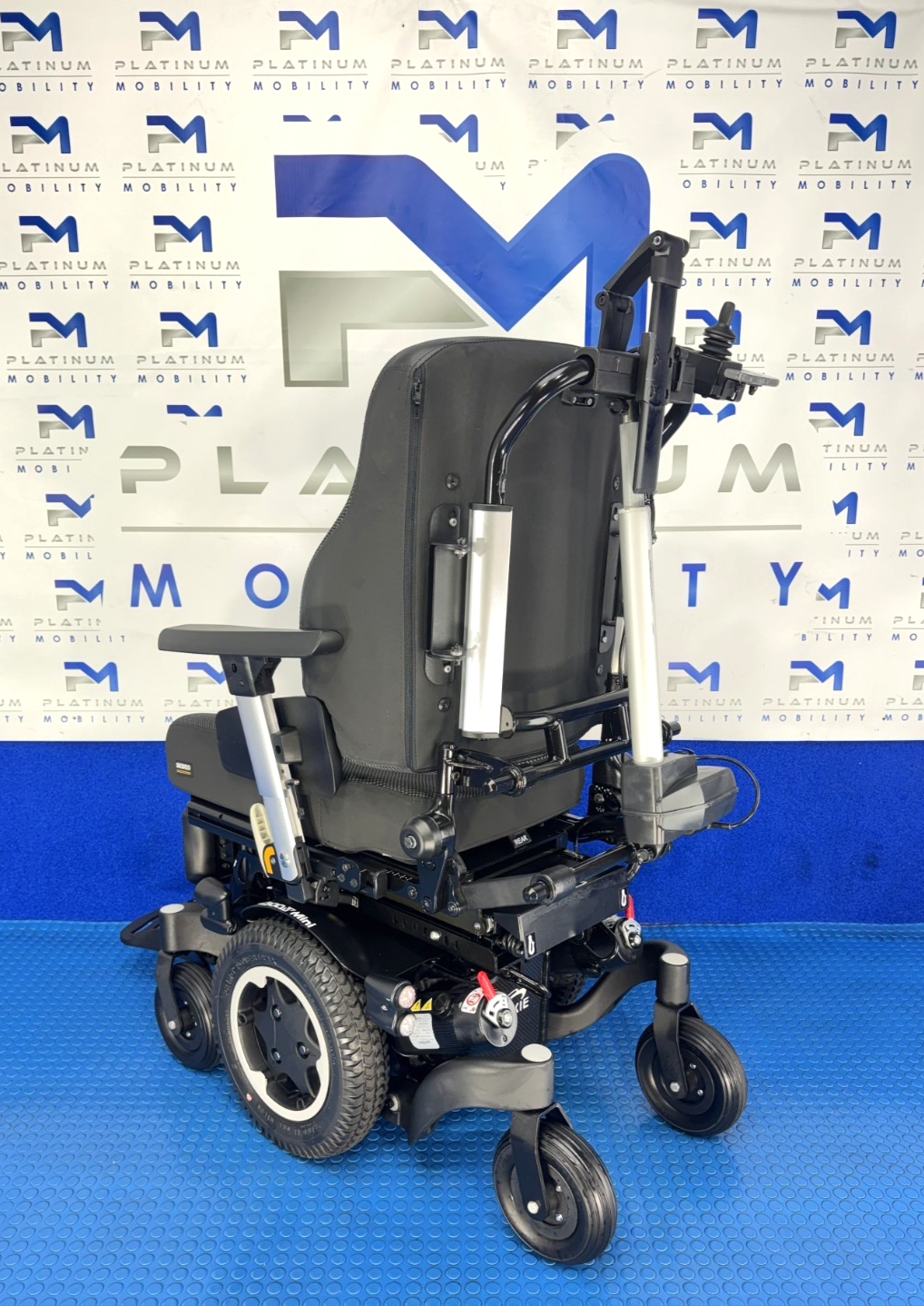 Sunrise Quickie Q300M Powerchair 6 mph Riser, Tilt, Electric Legs, Recline 4129